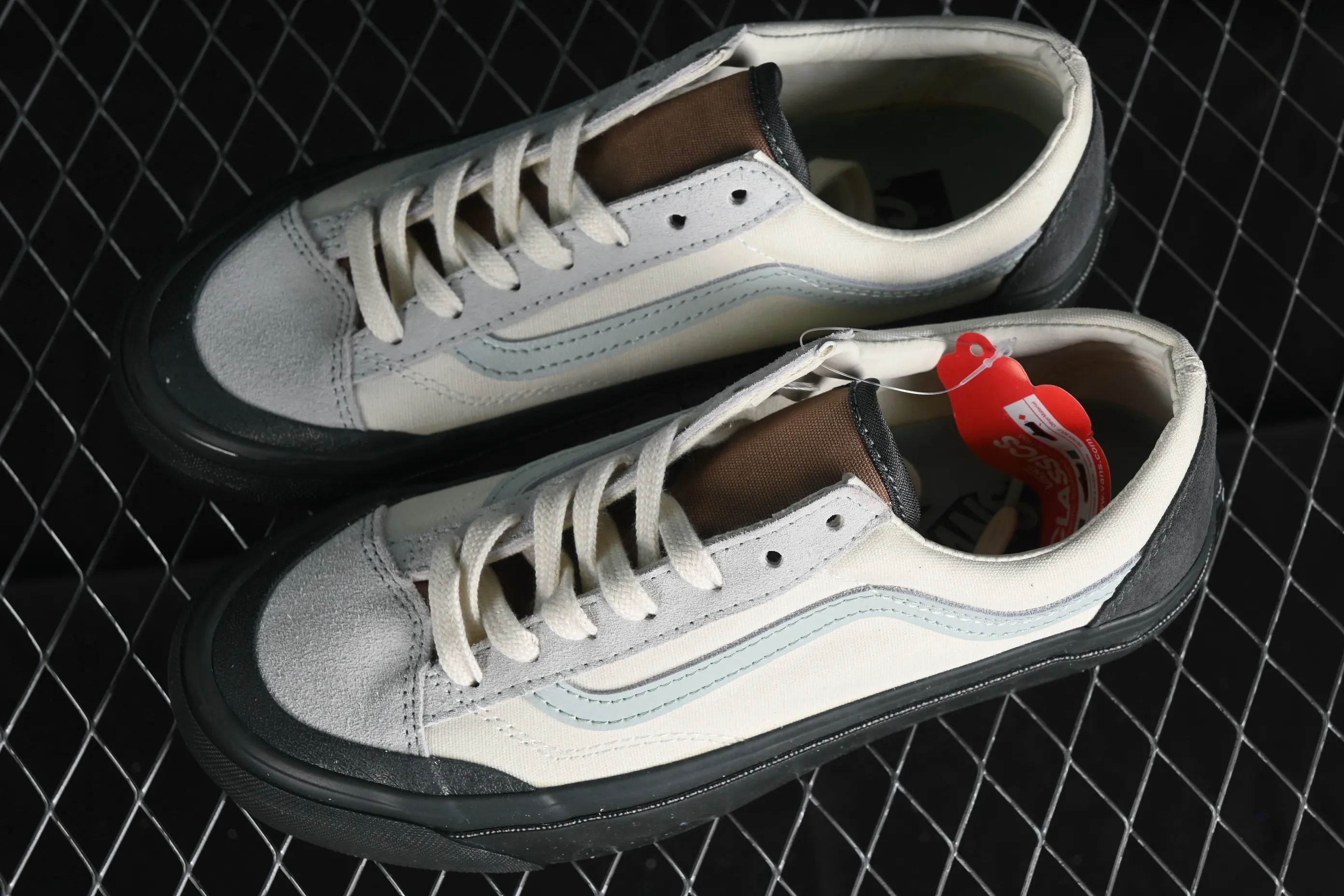 All categories Vans Vans series Vans Low Vans low top Vans Old Skool Reissue 136 color matching gray blue and white retro casual vulcanized sneakers VN000CRPGRN